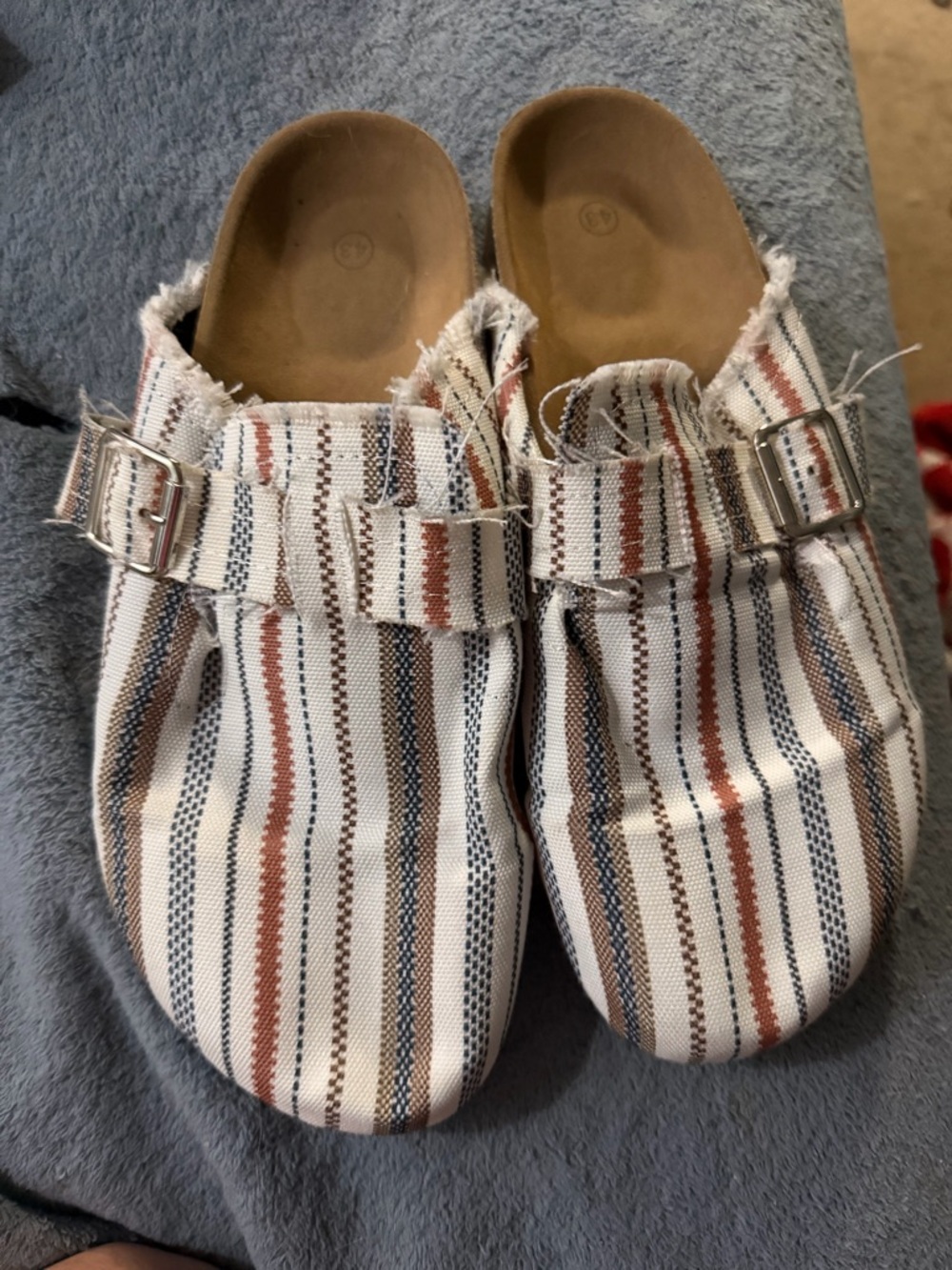 Casual Striped women’s Slip-On Clogs in Cream with Rust & Navy size 10